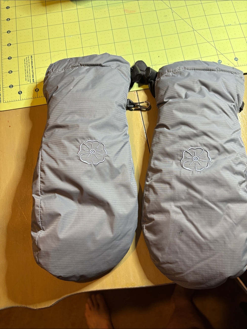 Womens Gray Mittens - Winter Gloves